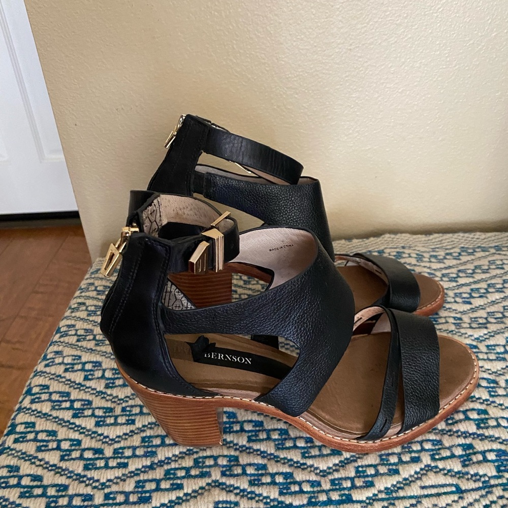 Matt Bernson heels